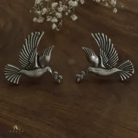 Anarvia Antique Pigeon Earring