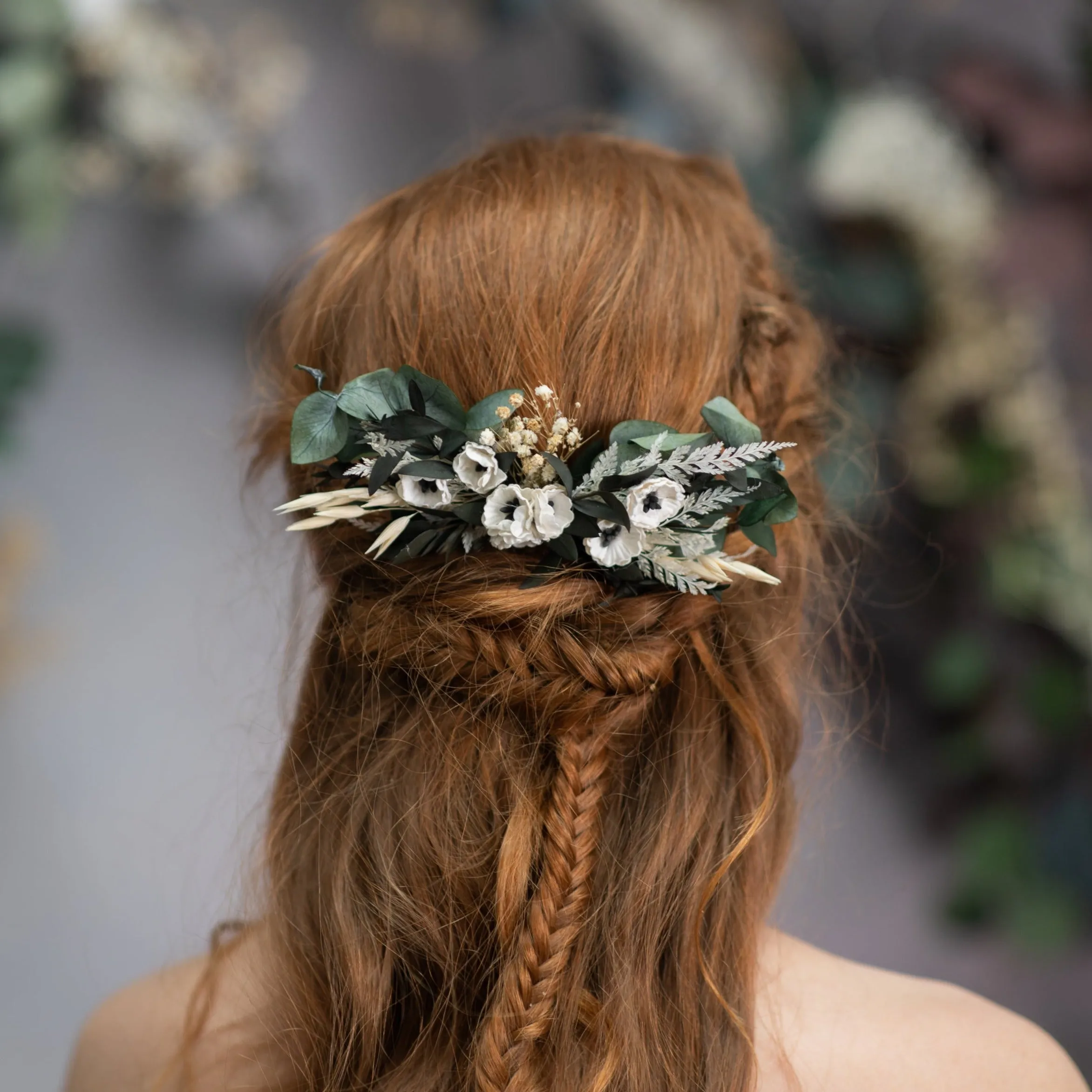 Anemone flower hair comb