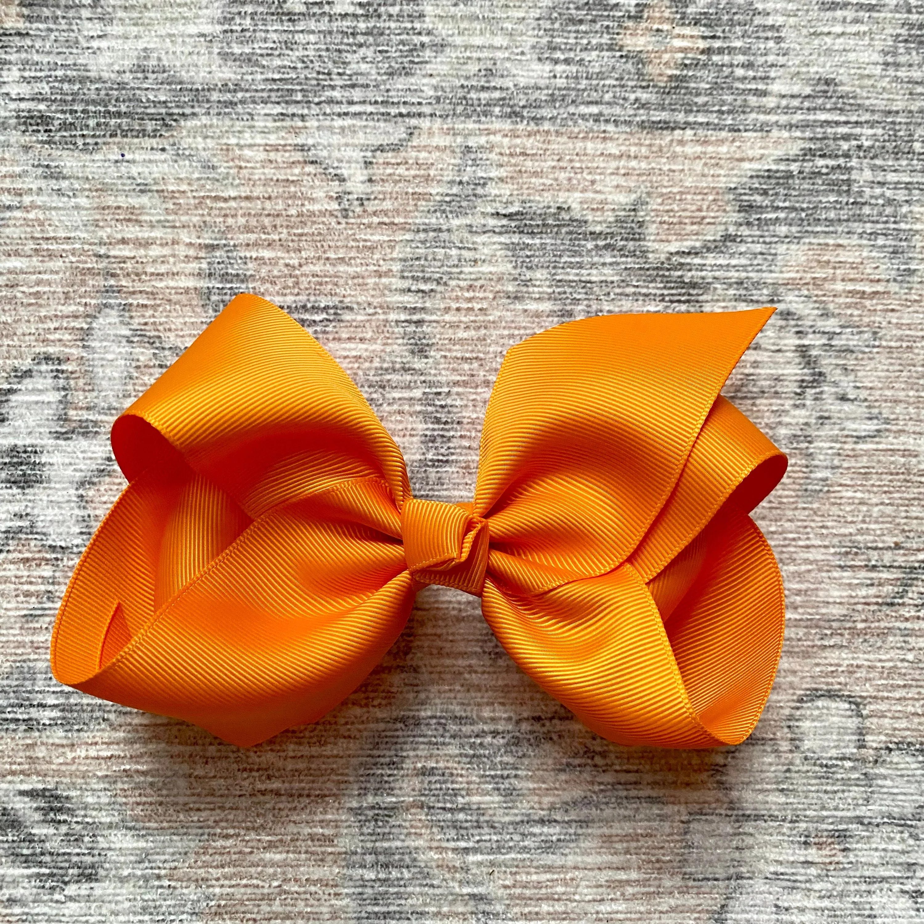 Hair Bow in Grosgrain Ribbon - 6 inch