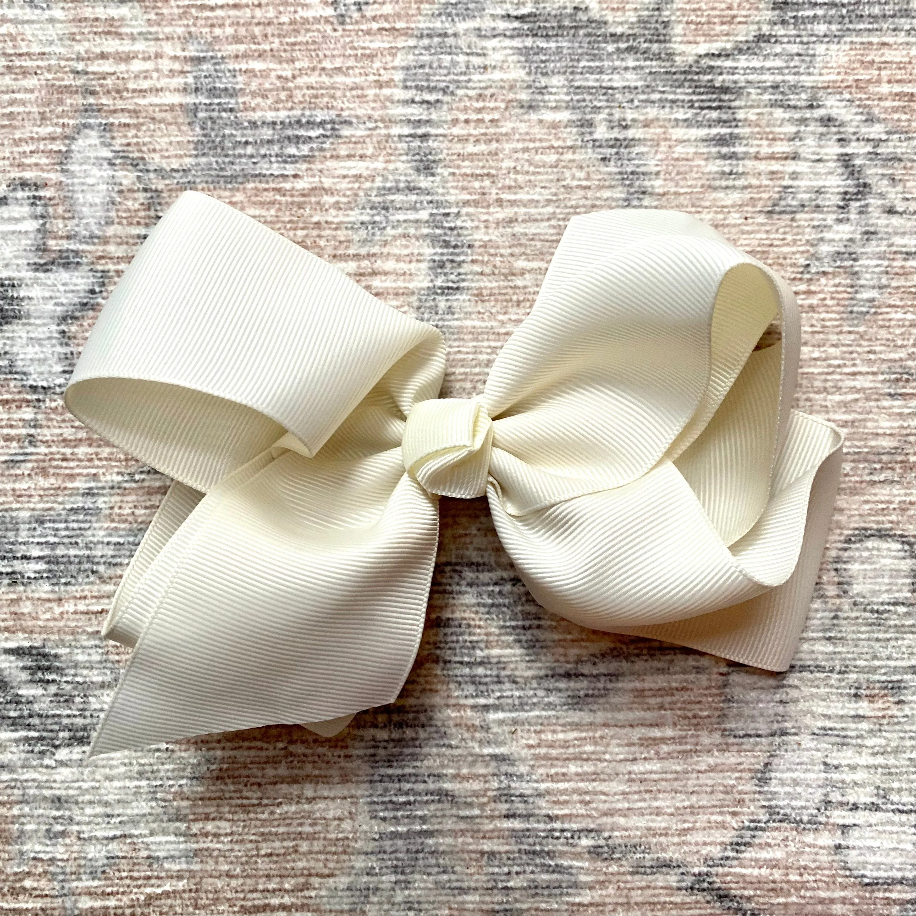 Hair Bow in Grosgrain Ribbon - 6 inch